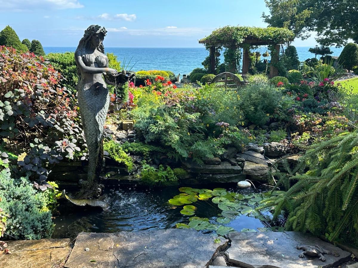 The Wind In The Willows - Luxury Lakefront Oasis Bed and Breakfast Cobourg Buitenkant foto